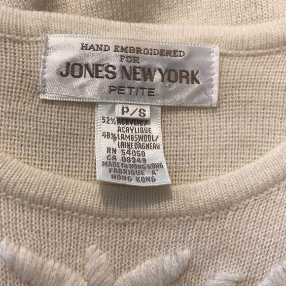 Jones New York White Lambs Wool Blend Hand Embroidered Pullover Sweater, Size PS - Picture 5 of 5